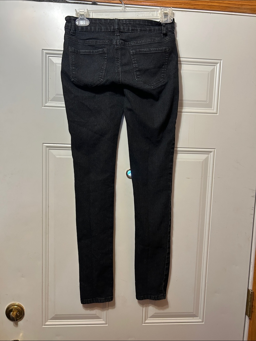 Black Women's Skinny Jeans - Classic High-Rise Stretch 3